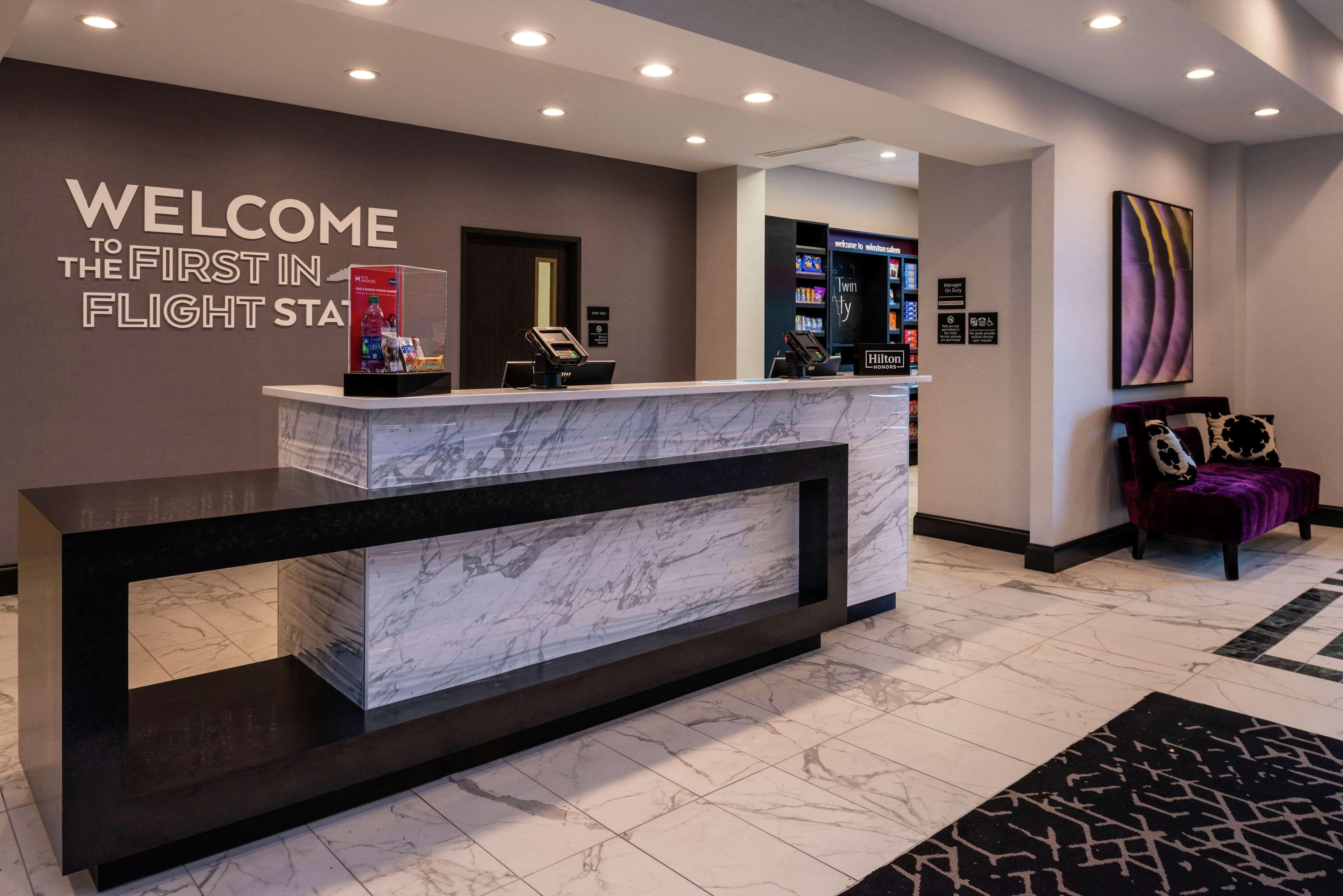 Hampton Inn & Suites Winston-Salem Downtown Экстерьер фото