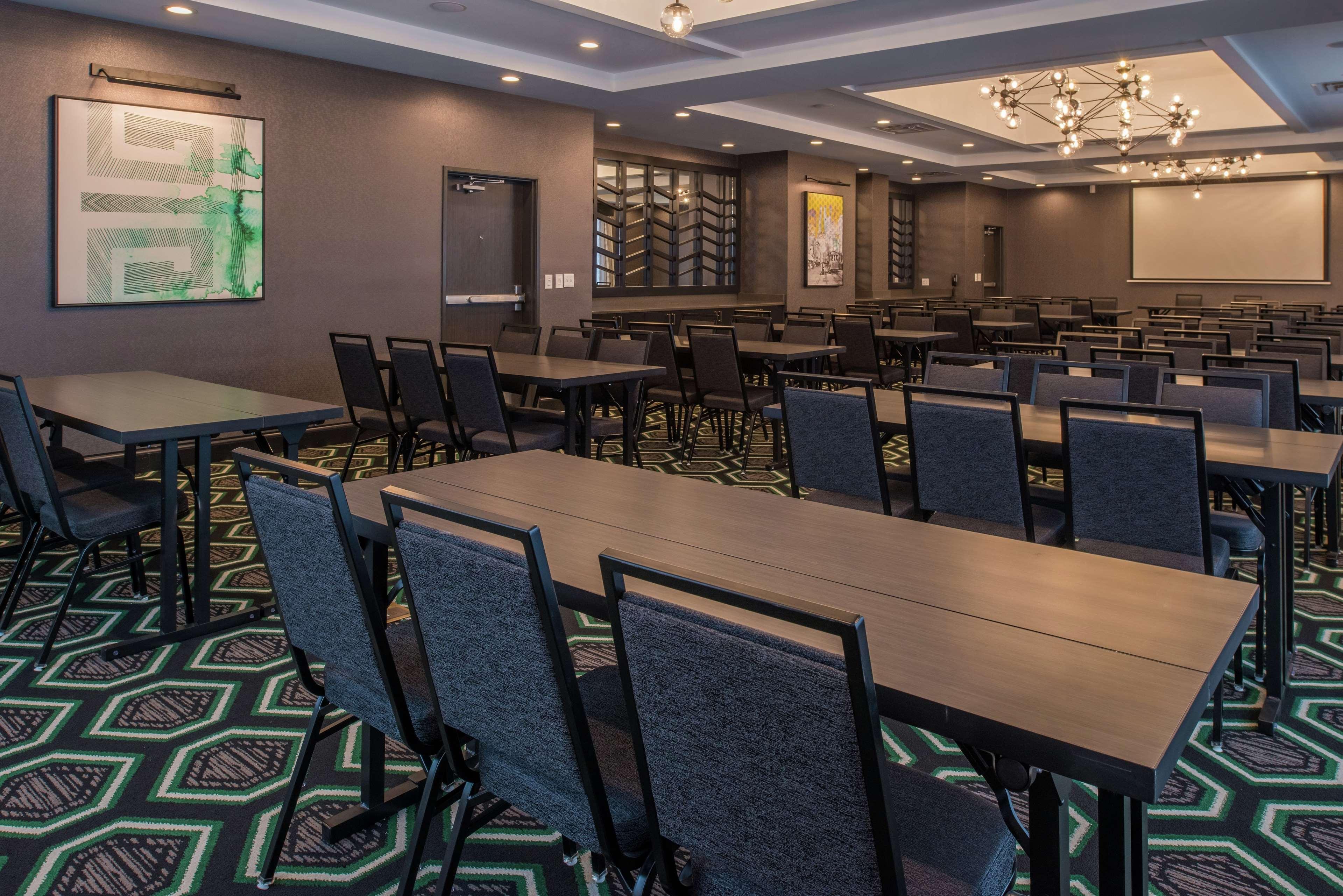 Hampton Inn & Suites Winston-Salem Downtown Экстерьер фото