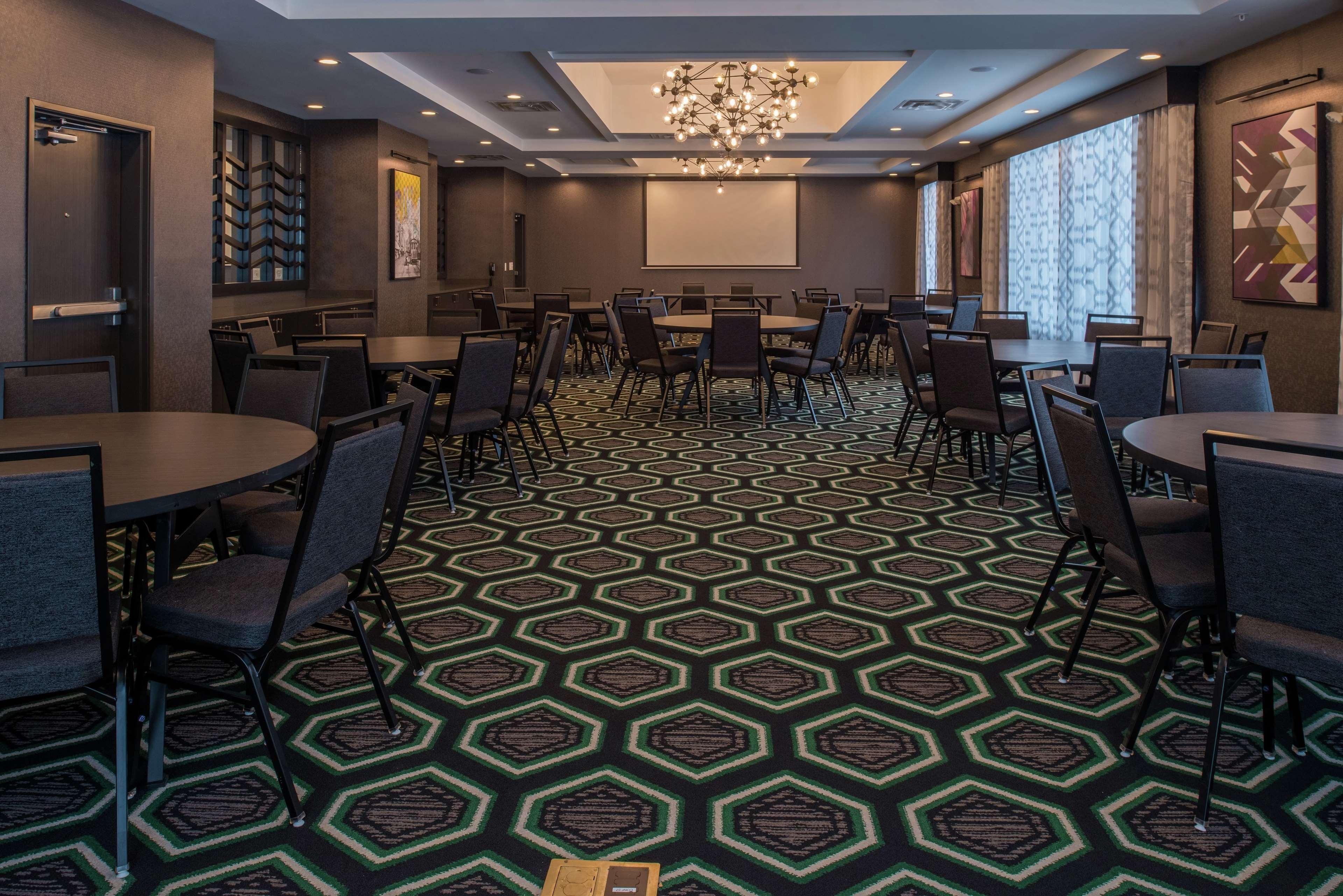 Hampton Inn & Suites Winston-Salem Downtown Экстерьер фото