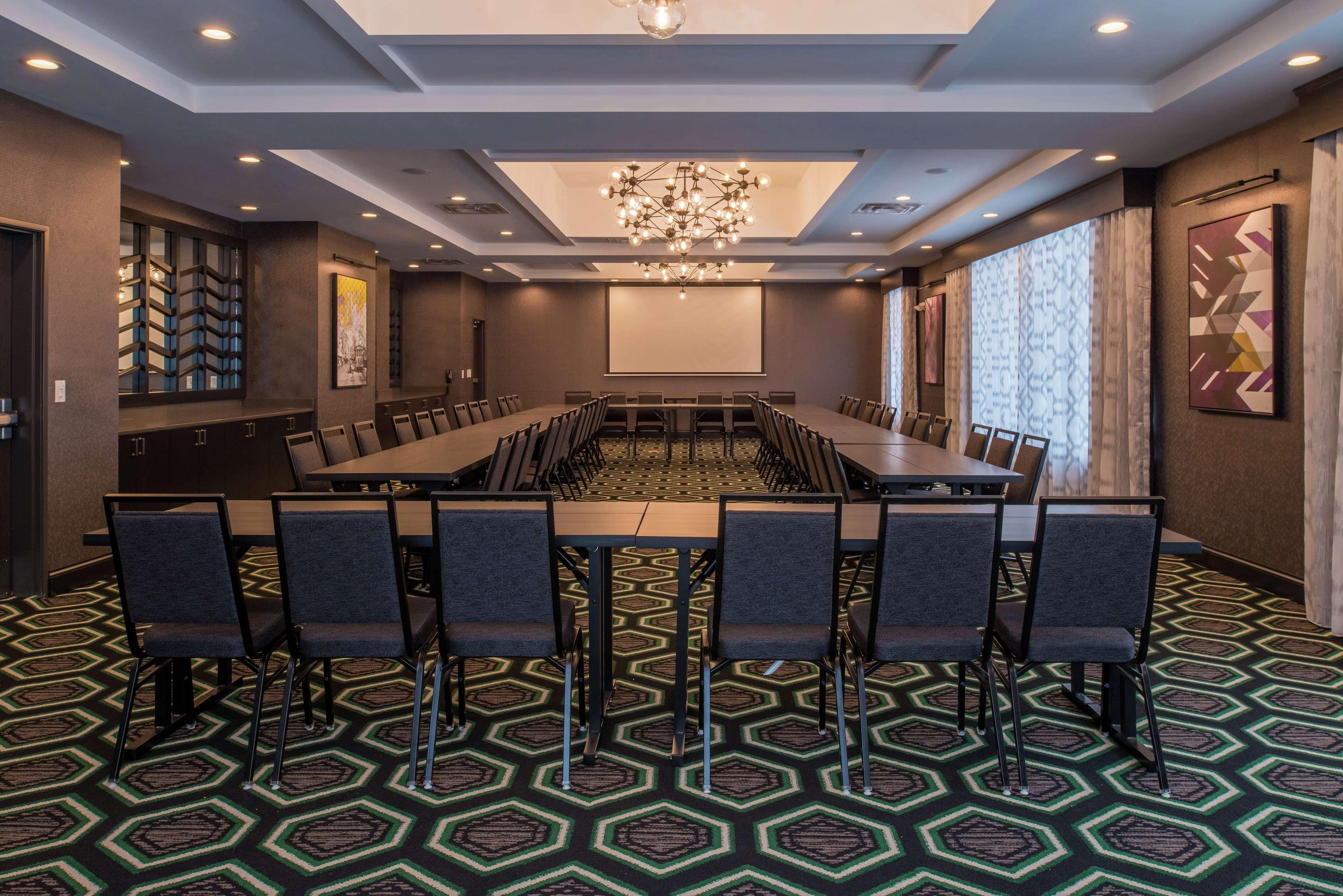Hampton Inn & Suites Winston-Salem Downtown Экстерьер фото