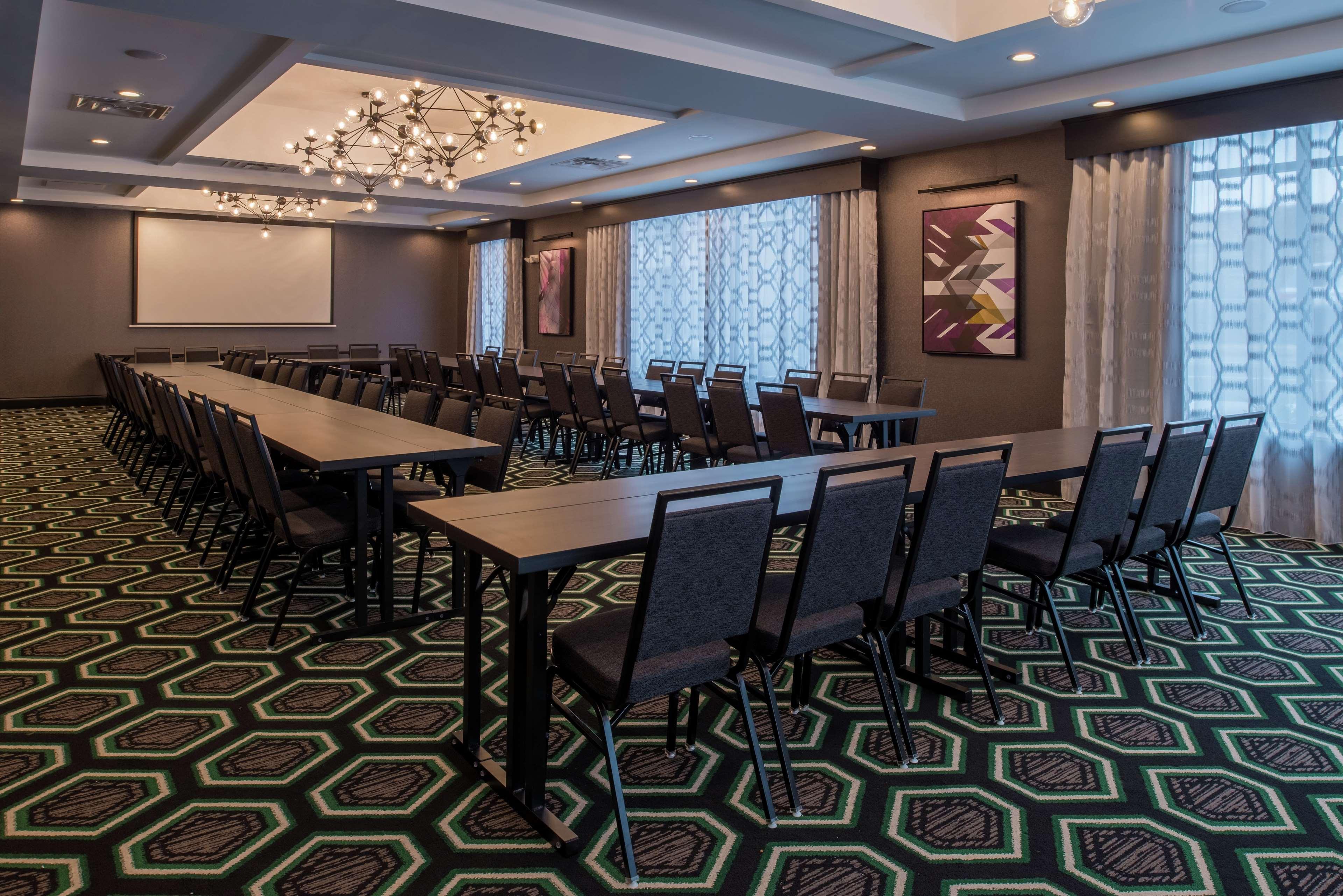 Hampton Inn & Suites Winston-Salem Downtown Экстерьер фото