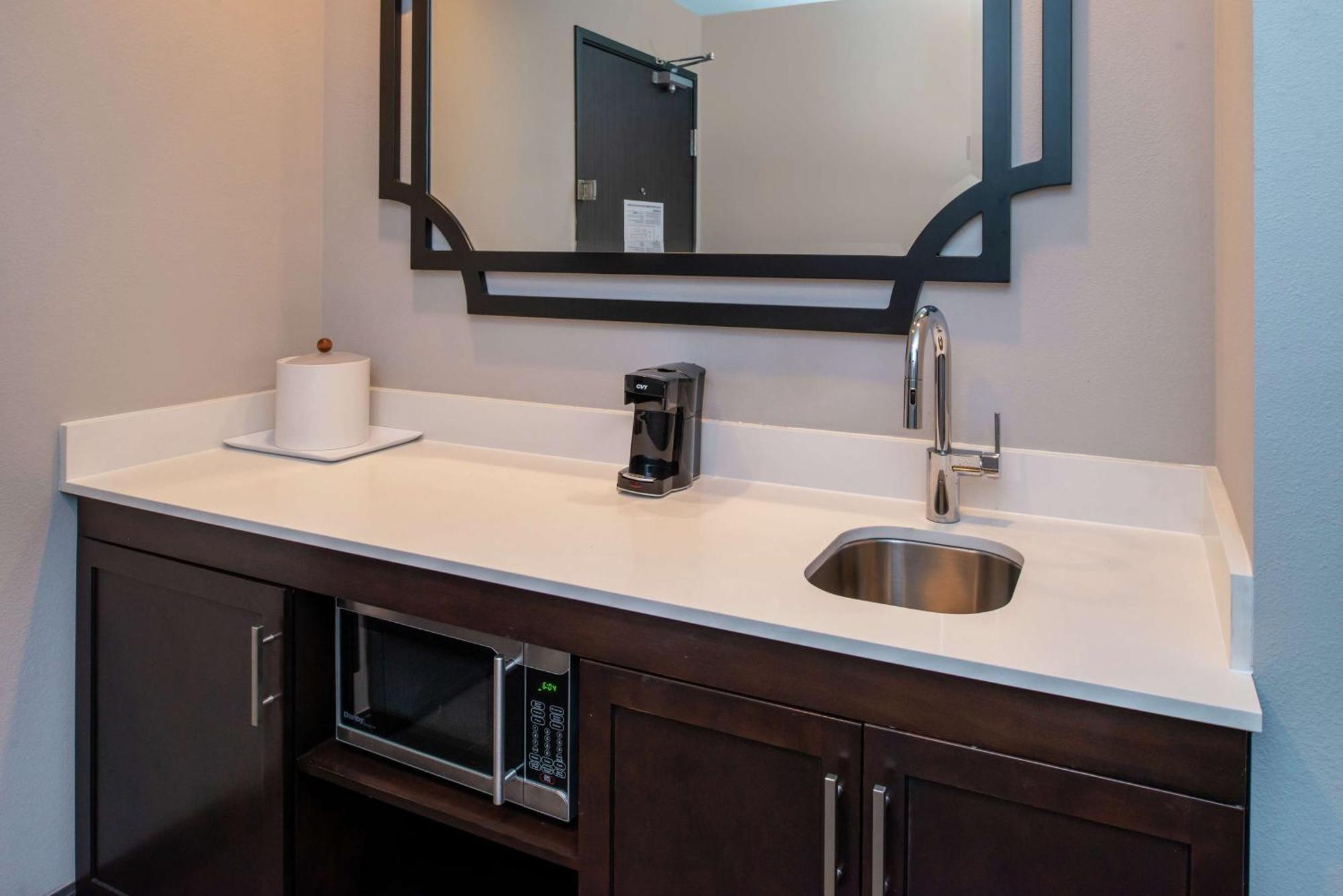 Hampton Inn & Suites Winston-Salem Downtown Экстерьер фото
