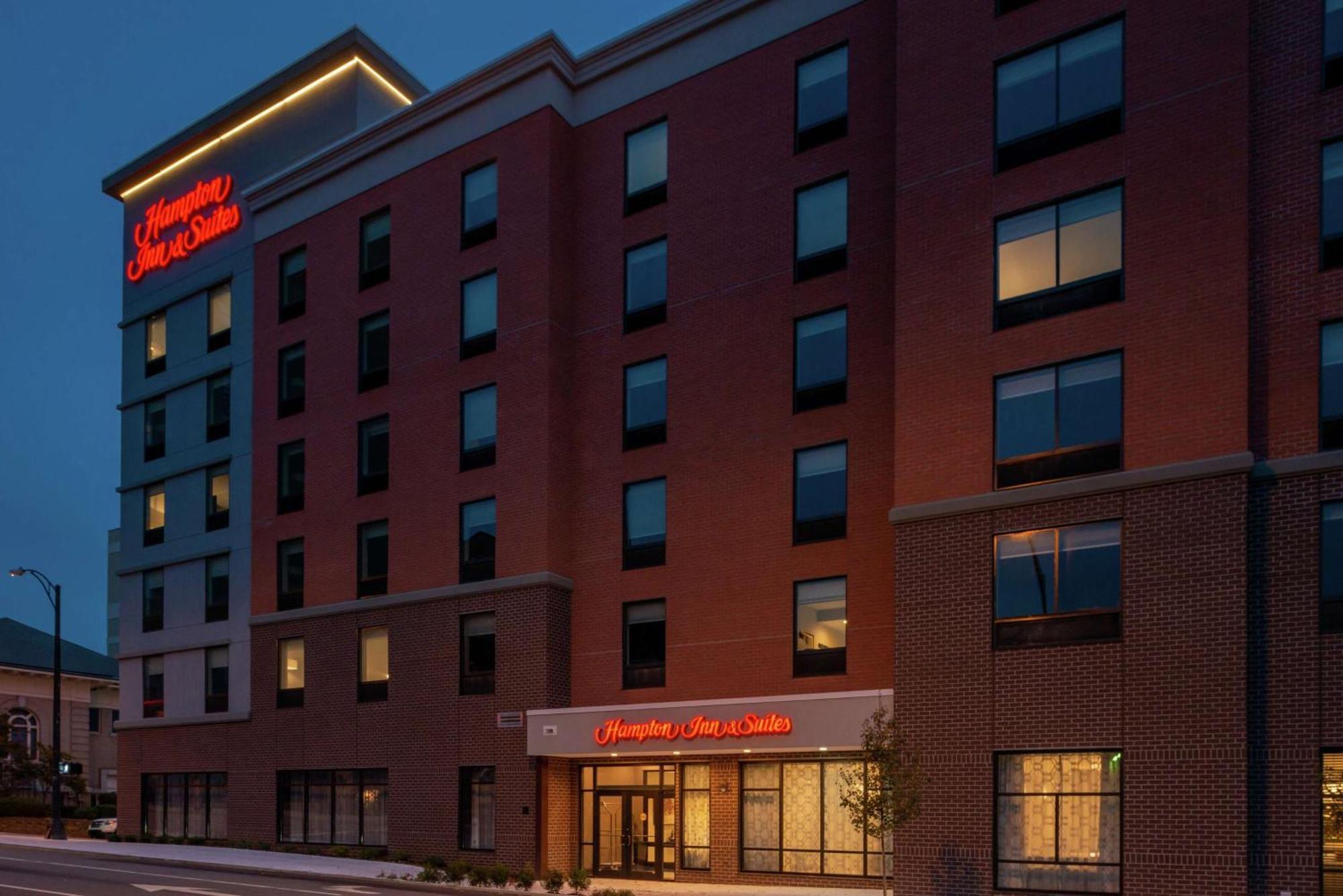 Hampton Inn & Suites Winston-Salem Downtown Экстерьер фото